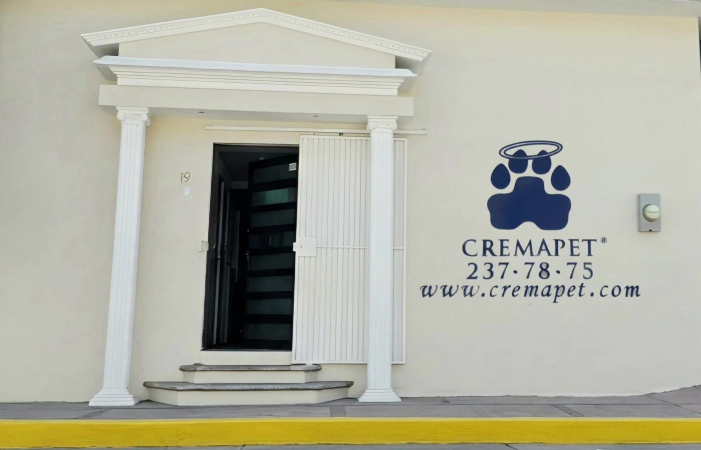 Fachada de Cremapet en Hombres Ilustres 19-A, San Lorenzo Tepaltitlán